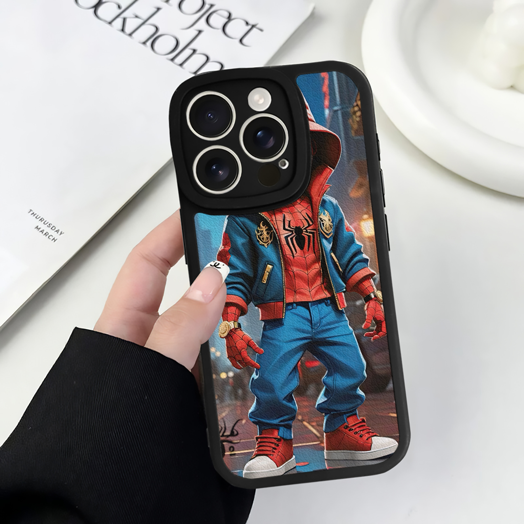 （画像用） Spider Man スパイダーマン 【iPhone 16シリーズ対応】シリコンスマホケース（レザー調） 材質：シリコン